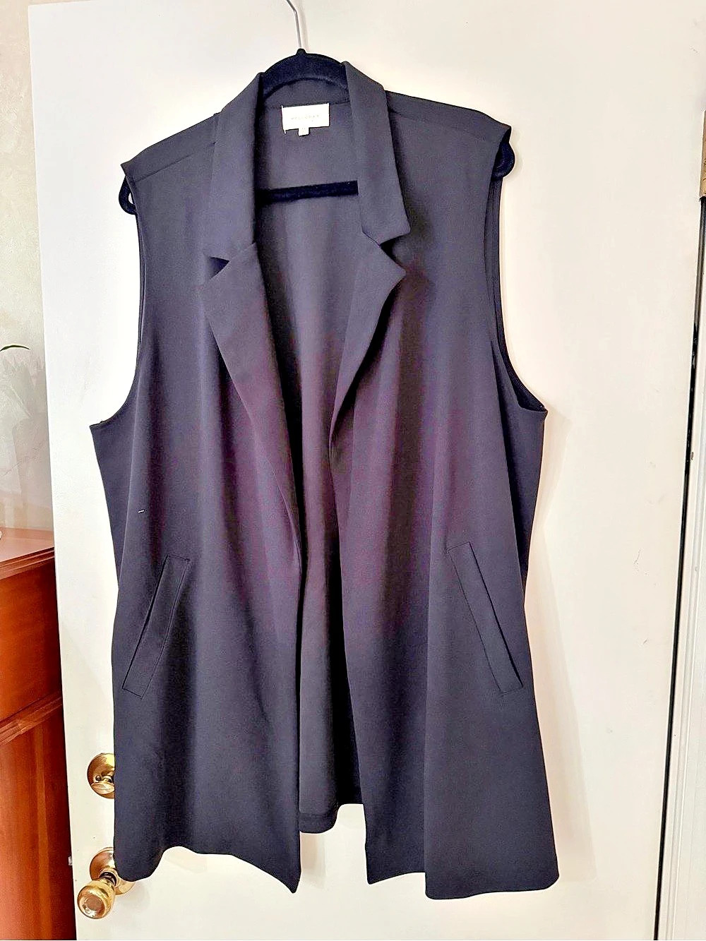 Black Sleeveless Long Vest Like New